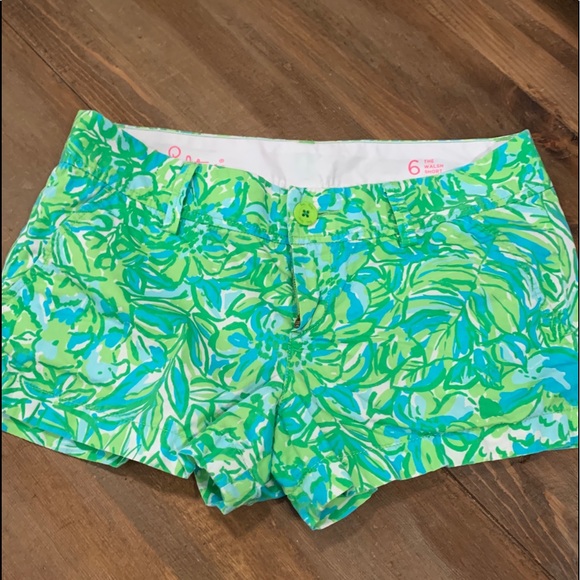 Lilly Pulitzer Pants - Lilly Pulitzer Size 6 Walsh Shorts Citrus Parrot 6